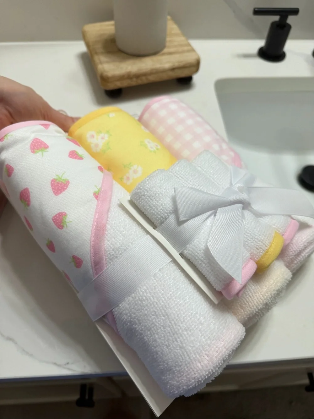 NEW Baby Hooded Towel & Washcloth Set - Pink, Yellow, White